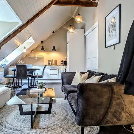 Centrally Located In Apartment *