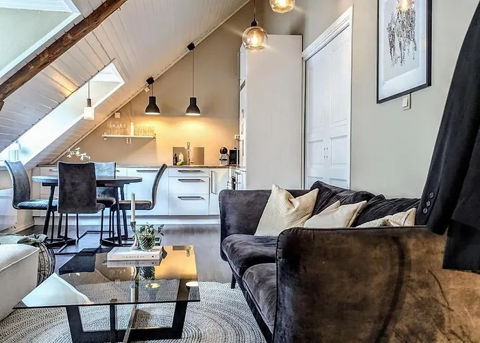 Centrally Located In Apartment *