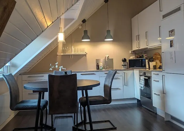 Centrally Located In Apartment *