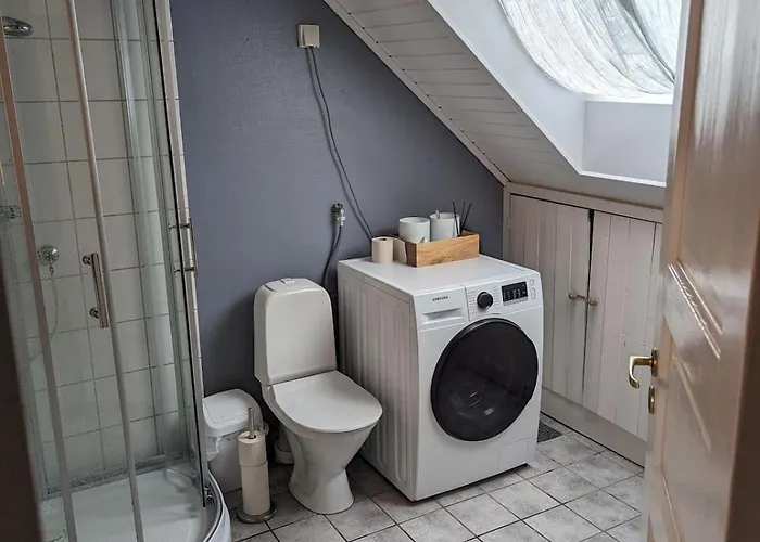 Centrally Located In Apartment *